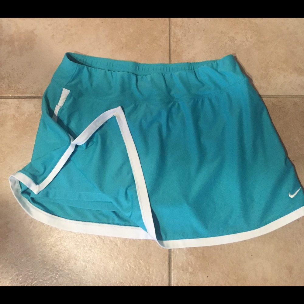 Nike jogging skort