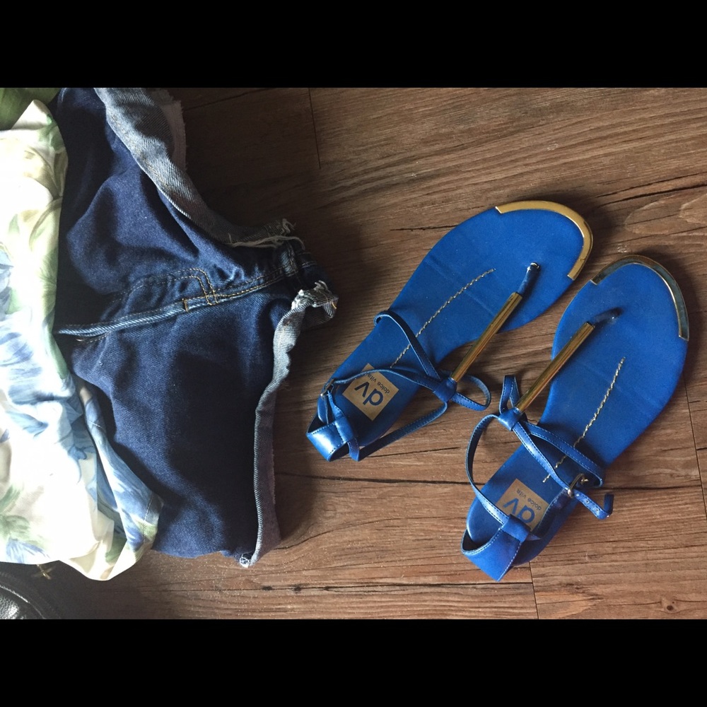 HP💫 Blue Gold Dolce Vita Thong Sandals | size 6
