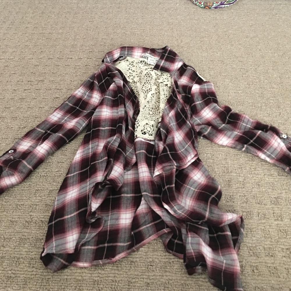 Plaid top (no buttons)