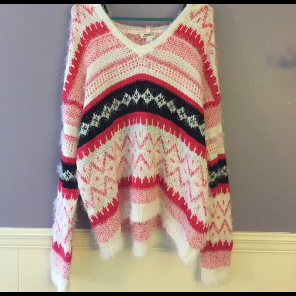 Pink/white/black patterned sweater w/ hood