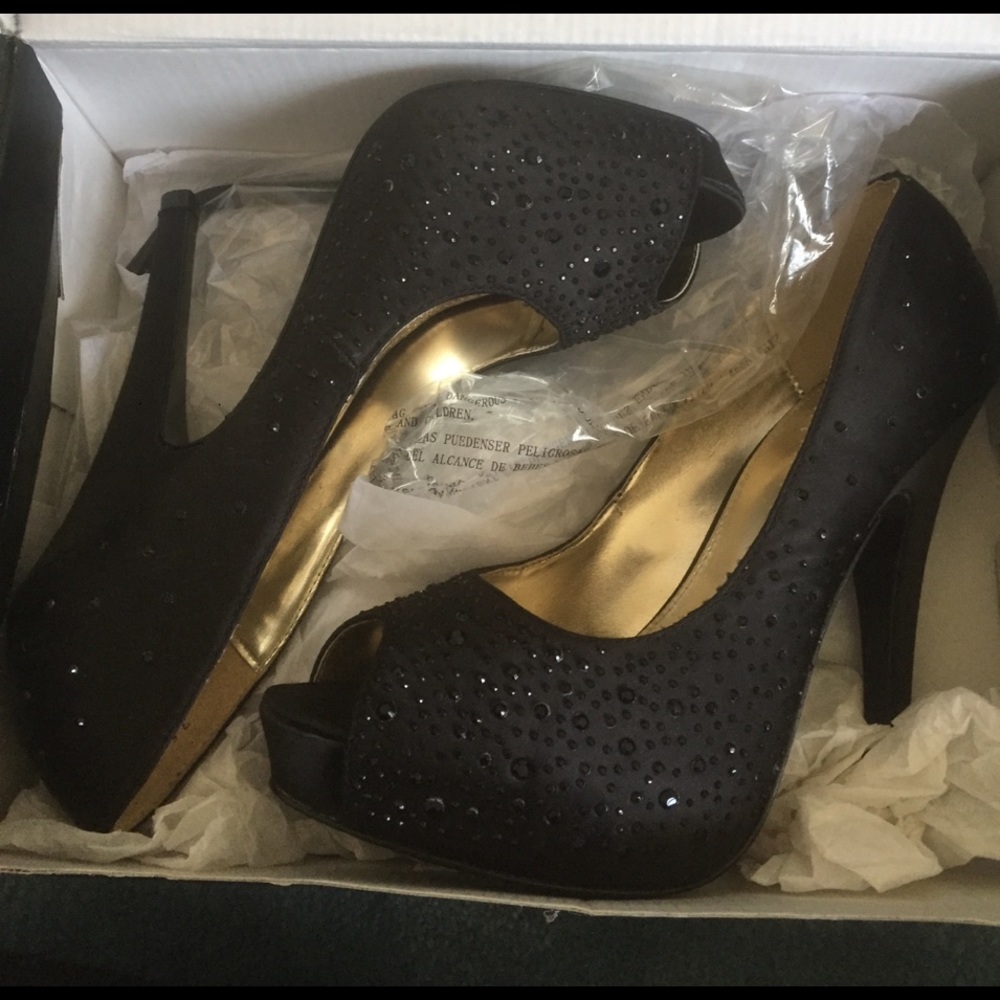 Black platform heel