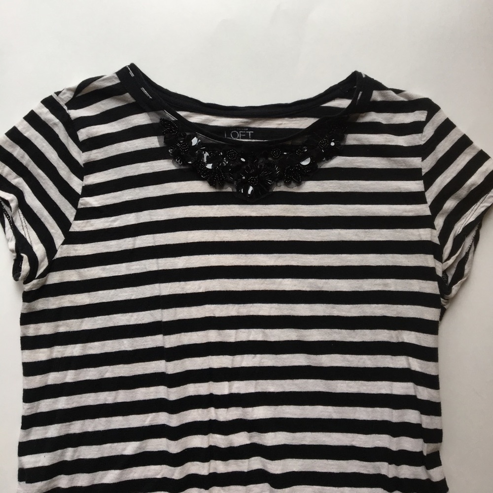 Loft tee with beaded neck detail
