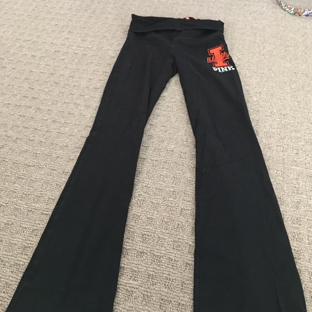 University of Illinois VS Pink yoga pants