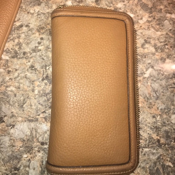 Authentic Tory Burch bag and wallet - Picture 6 of 7