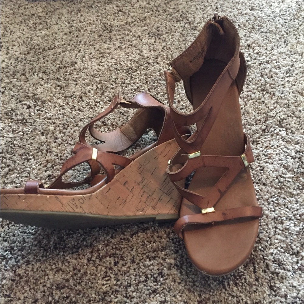 Brown wedges