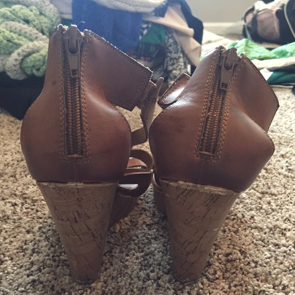 Brown wedges - Picture 2 of 2