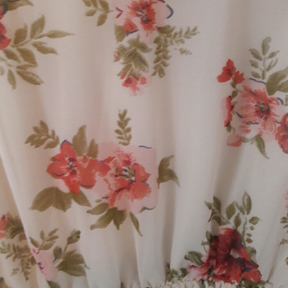 Spring/Summer floral casual dress Final price drop - Picture 2 of 7