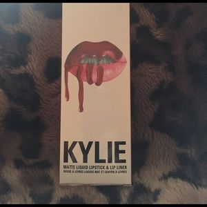 NIB KYLIE matte liquid lipstick and liner
