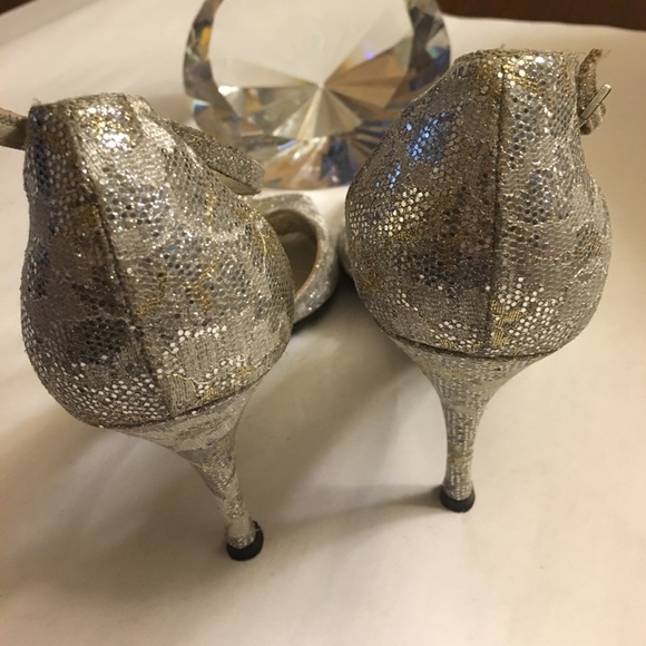 Stuart Weitzman High Heel Sandal - Picture 4 of 7