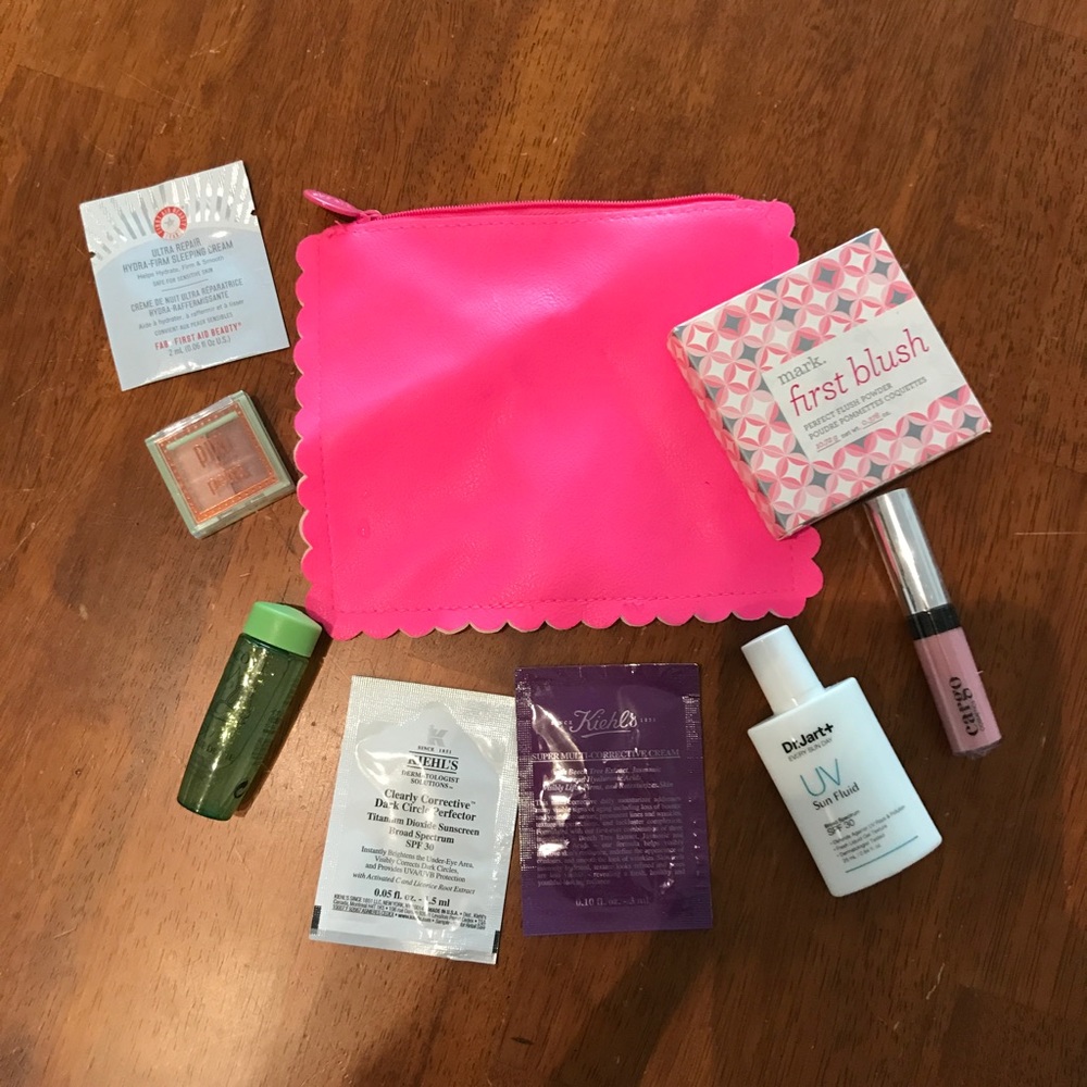 Makeup bag and makeup! 😍