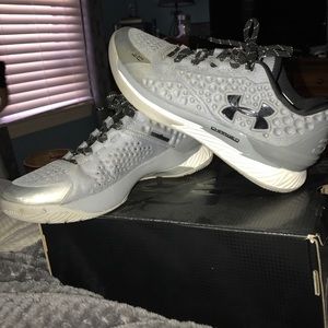 Men's under armor curry 1 lows