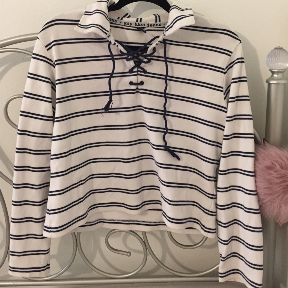🚫🚫SOLD🚫🚫Lace up gap stripped sweater
