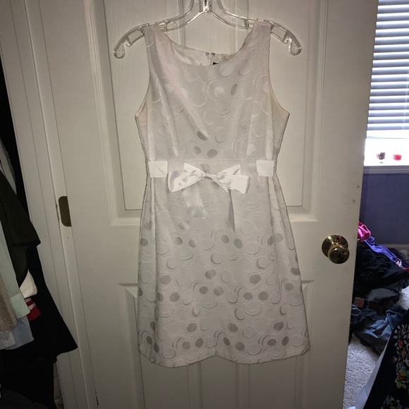 White Dress - Picture 1 of 2