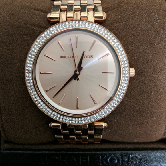 Michael kors rose gold womens watch - Picture 1 of 2