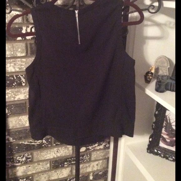 Express tank!! 💃🏼👠 - Picture 3 of 3