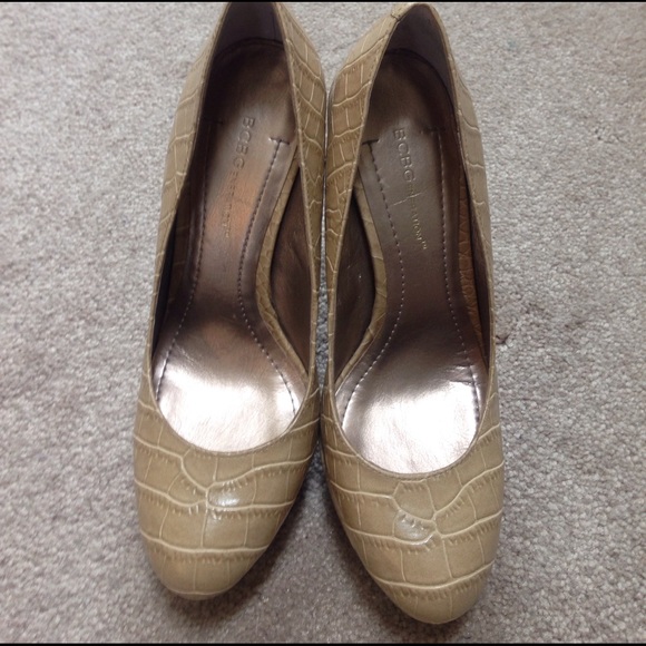 Worn once like brand new 5" BCBG heels - Picture 4 of 4