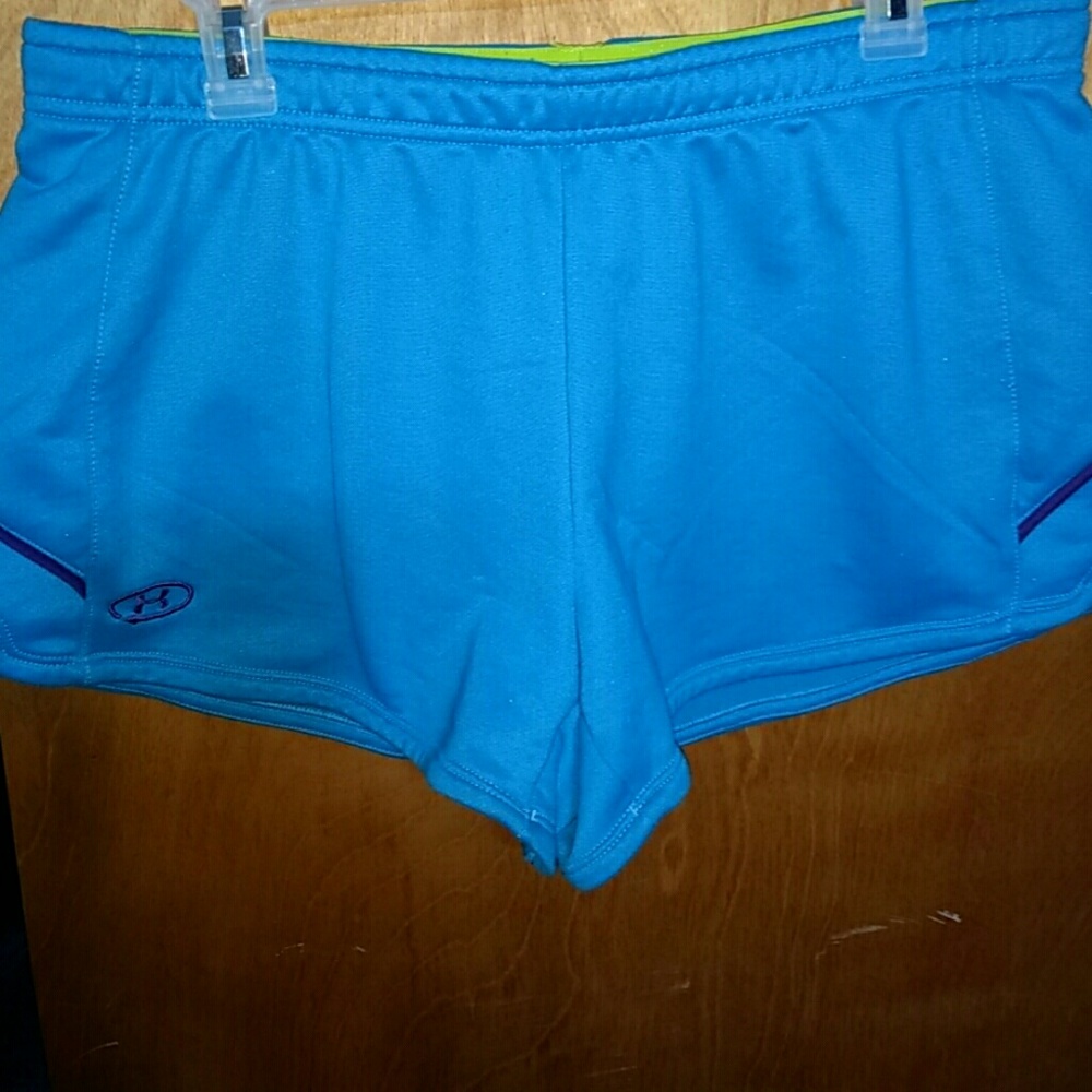 Under Armour short