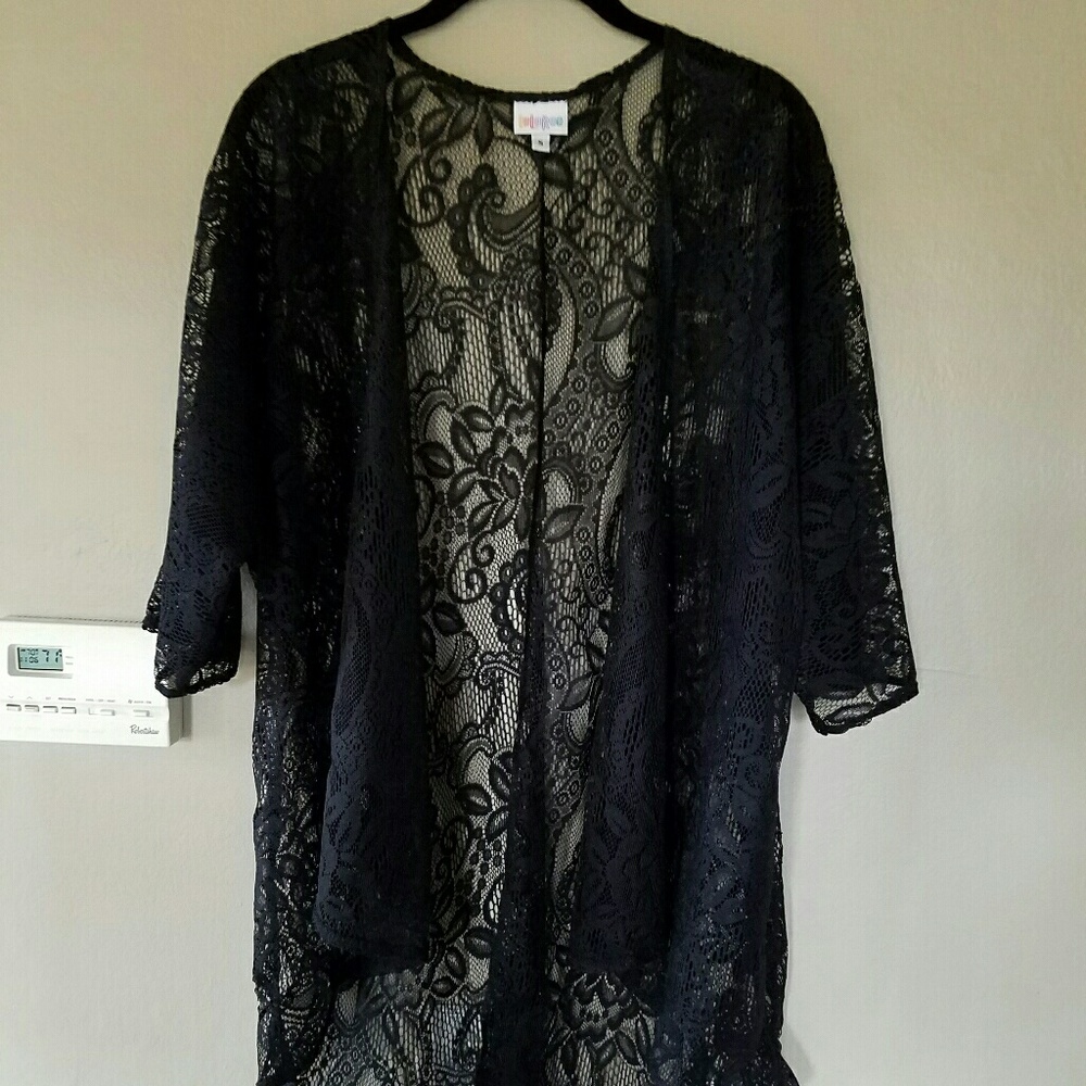 Small black lace Lindsey