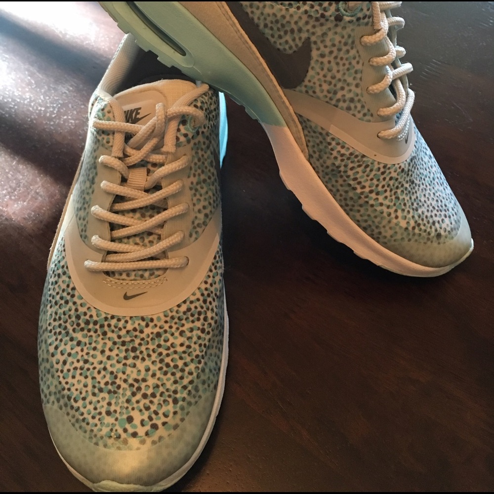 Nike Air Max Thea Size 5