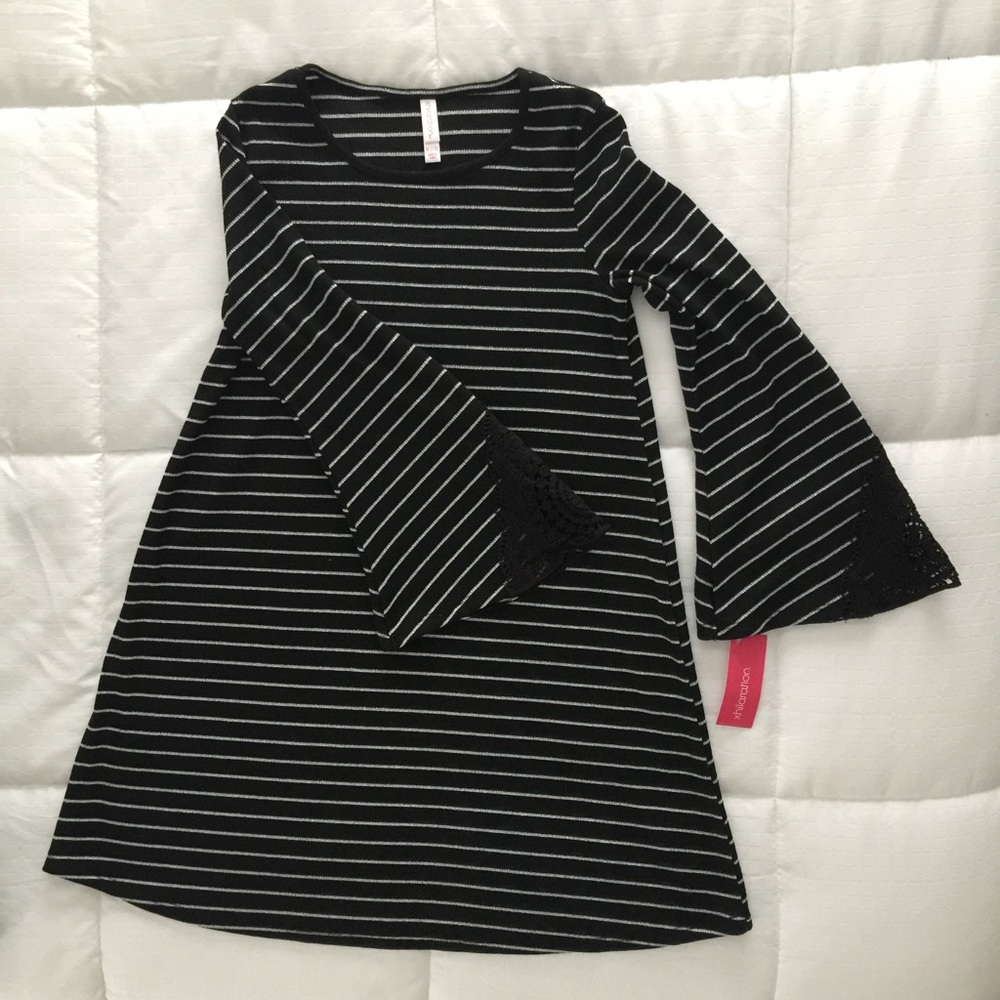 Xhilaration Girls Dress w/ Lace Sleeve Accents