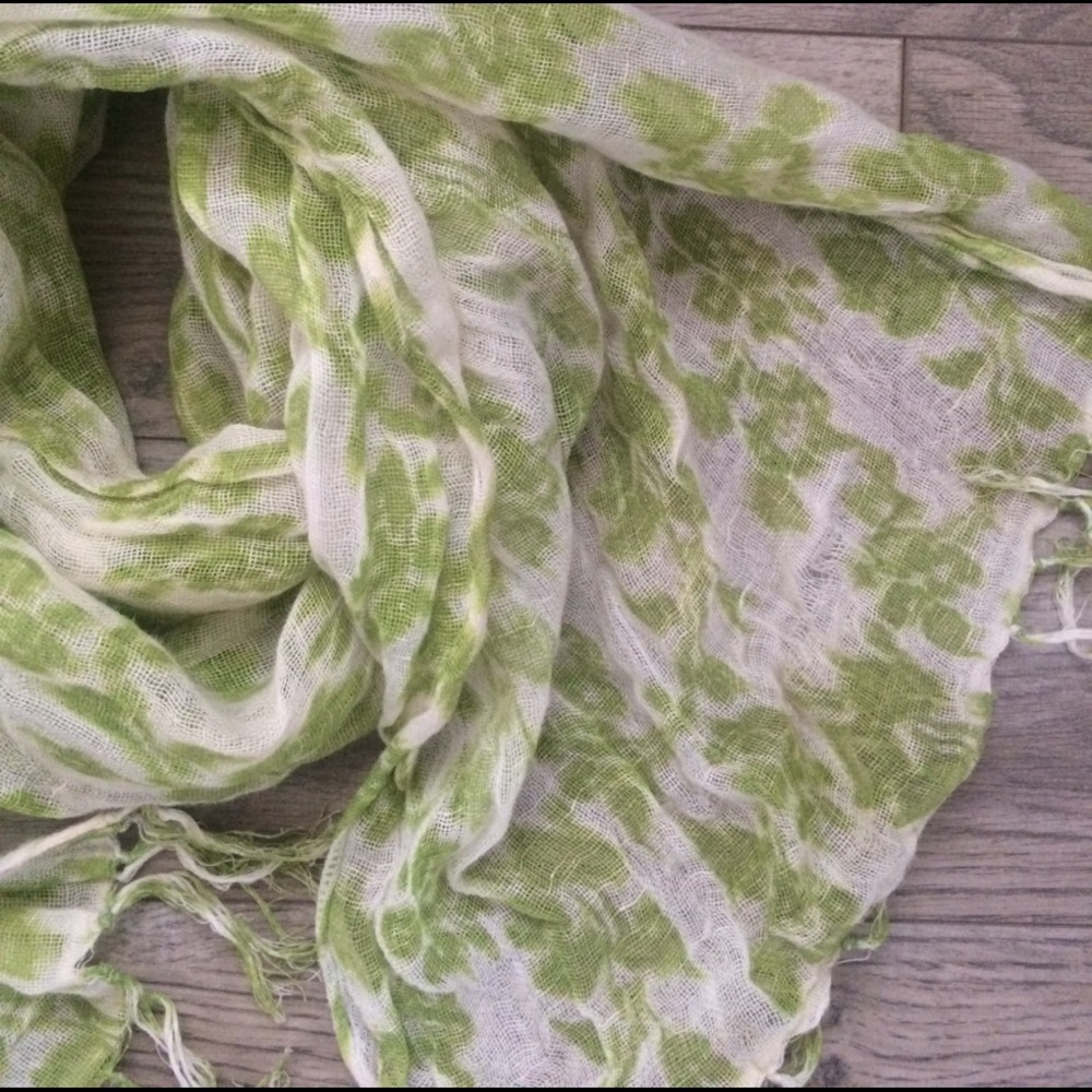 Spring scarf bundle !🦋🌼 - Picture 3 of 3