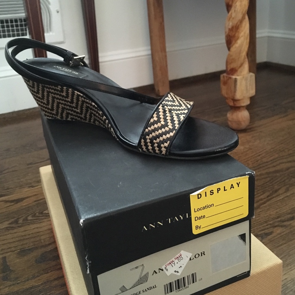 Raffia sandals