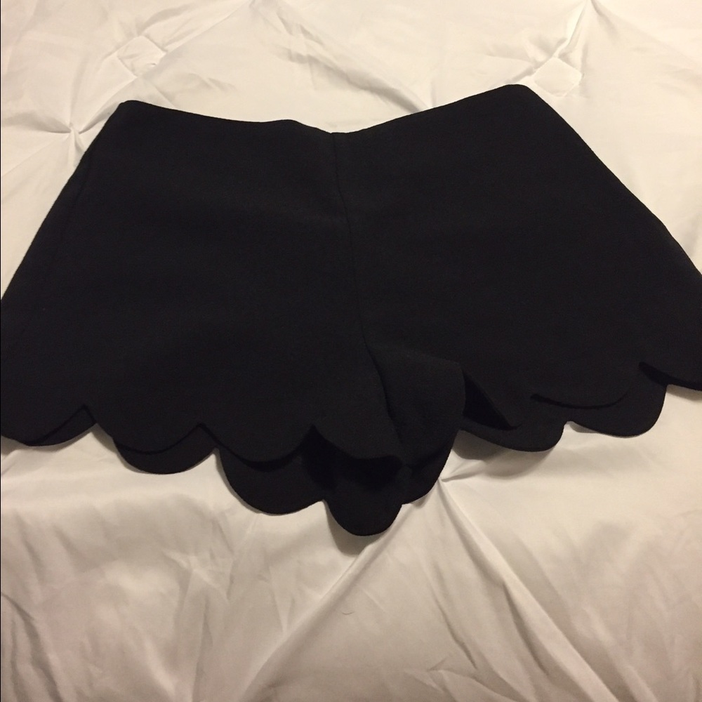 Black scalloped shorts!