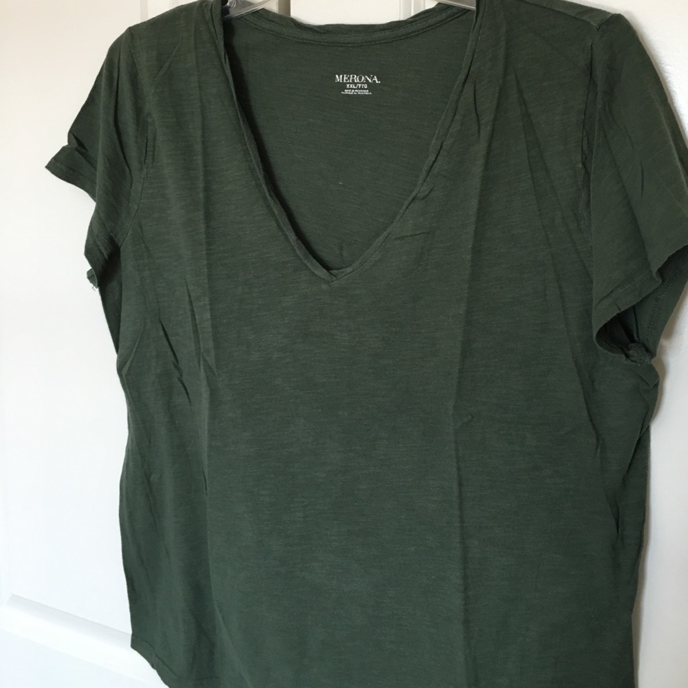 Green V neck t-shirt