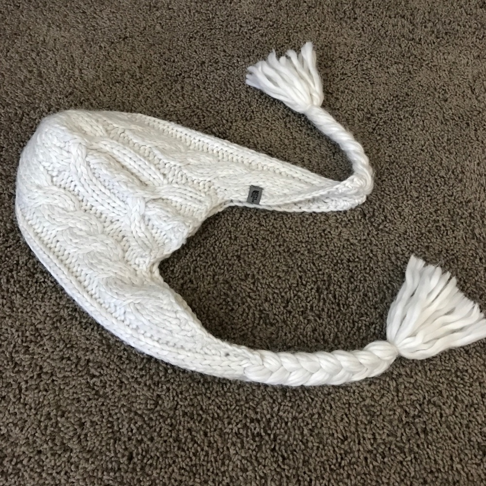 WOMENS Northface Earflap Beanie