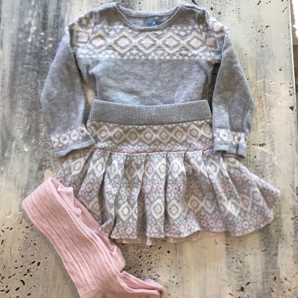 Baby gap sweater set, worn twice.