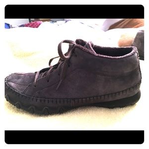 Skechers size 11 suede leather