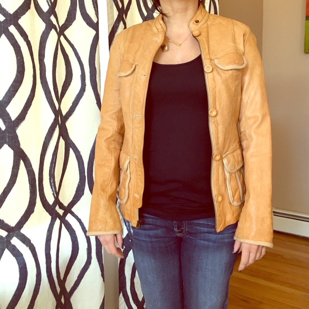 Adorable NWT tan genuine leather jacket. XS
