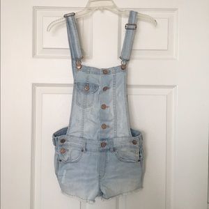 ‼️LOWERED PRICE‼️ Light wash denim overalls