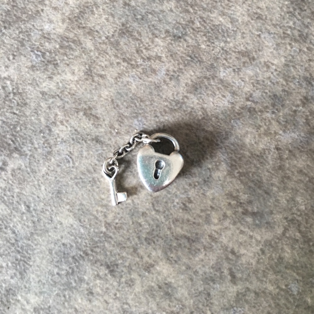 Pandora heart and key charm