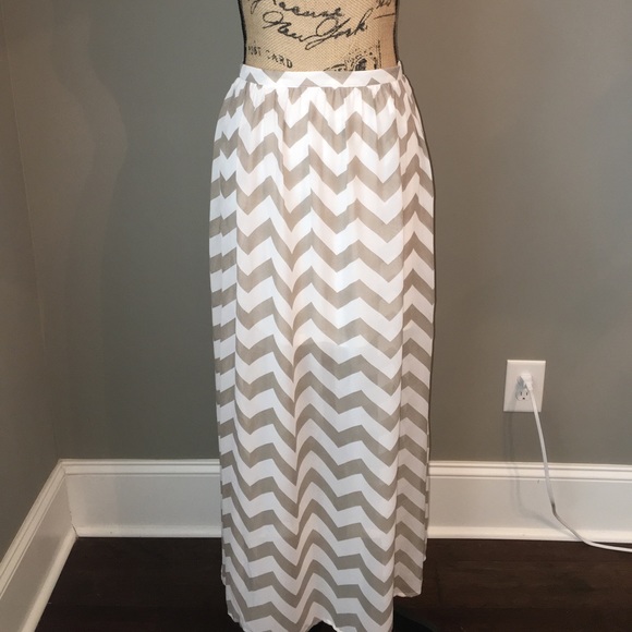 Charlotte Russe Dresses & Skirts - Beautiful grey and white maxi skirt