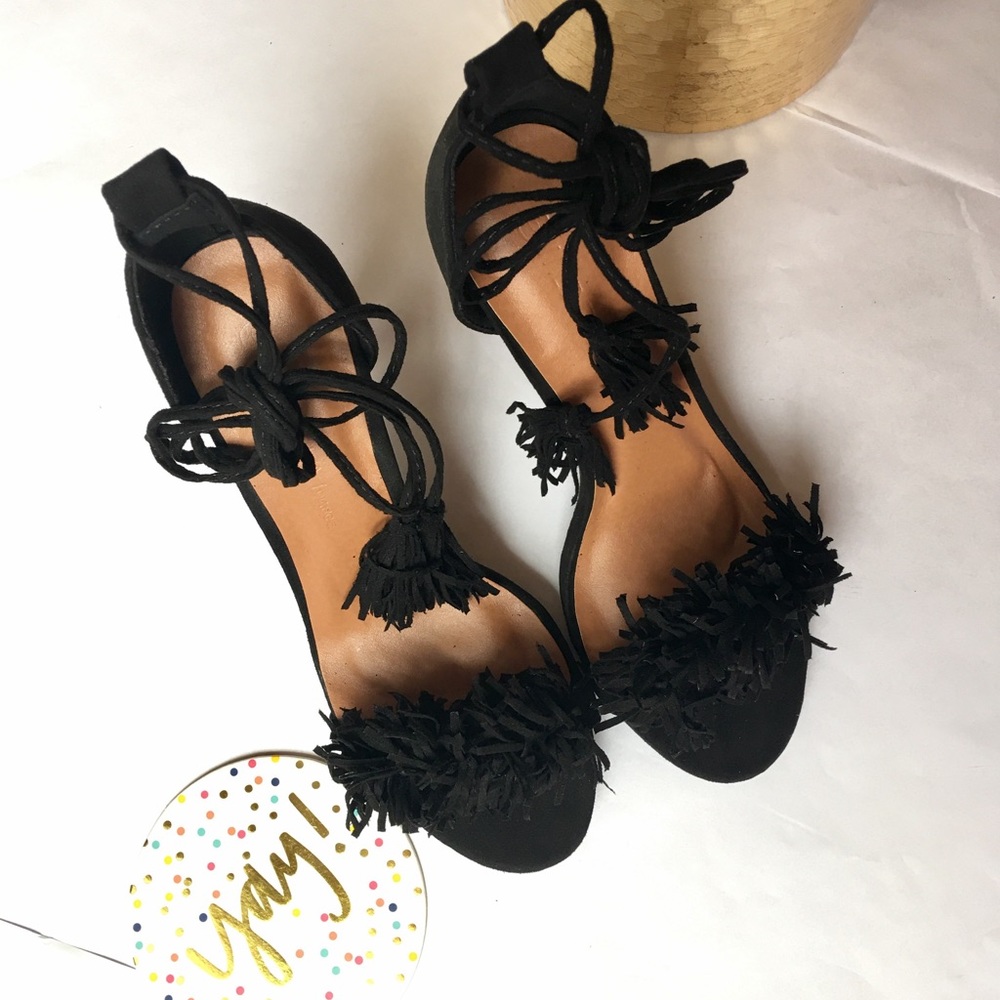 Jayne Nash | Pom Pom Heels - Picture 6 of 7