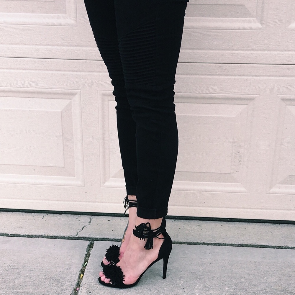 Jayne Nash | Pom Pom Heels - Picture 5 of 7