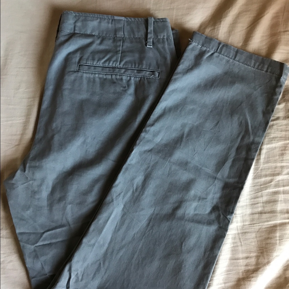 Gap lived in slim khaki