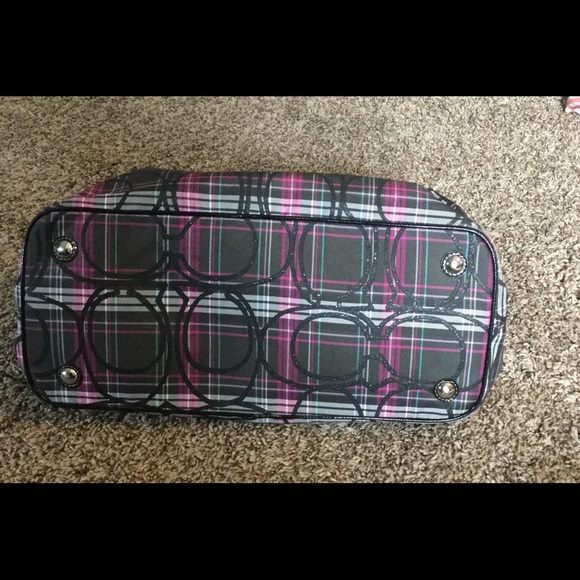 Sold!! Coach Plaid Handbag & matching wallet - Picture 4 of 4