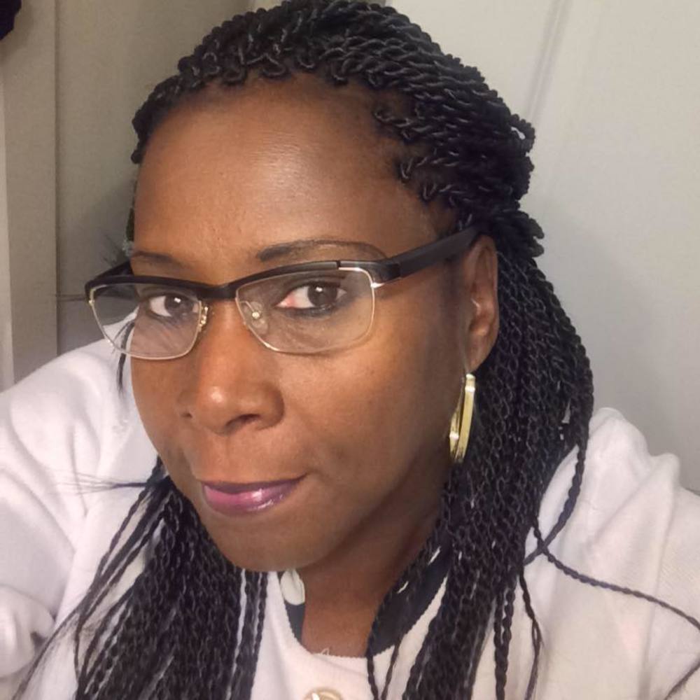 Meet your Posher, Laurie