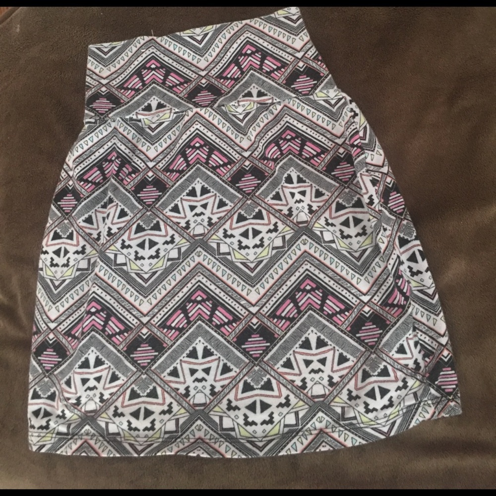 Patterned tight skirt from Pink (VS)