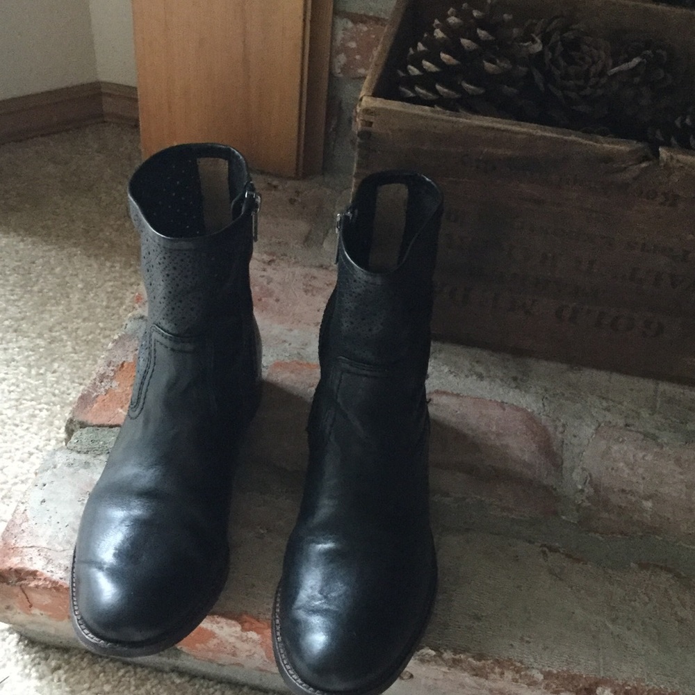 Frye Melissa Perforated Booties
