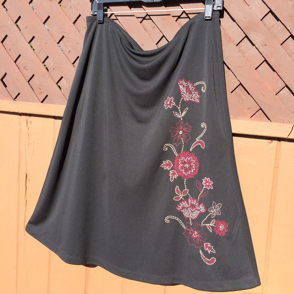 Fun flowy flower stich skirt.