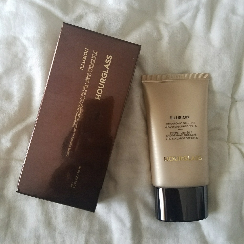 NEW!  Hourglass Hyaluronic Skin Tint - Golden