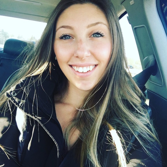 Meet your Posher, Haley - Picture 2 of 3