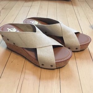 Crown vintage wedges