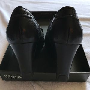 Shoes - Kenneth Cole Reaction wedge black shoes. Shoes - Kenneth Cole Reaction wedge black shoes.