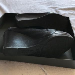 Shoes - Kenneth Cole Reaction wedge black shoes. Shoes - Kenneth Cole Reaction wedge black shoes.