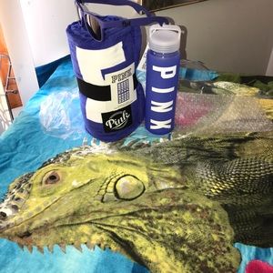 BNWT VS PINK Water bottle only for Rachel