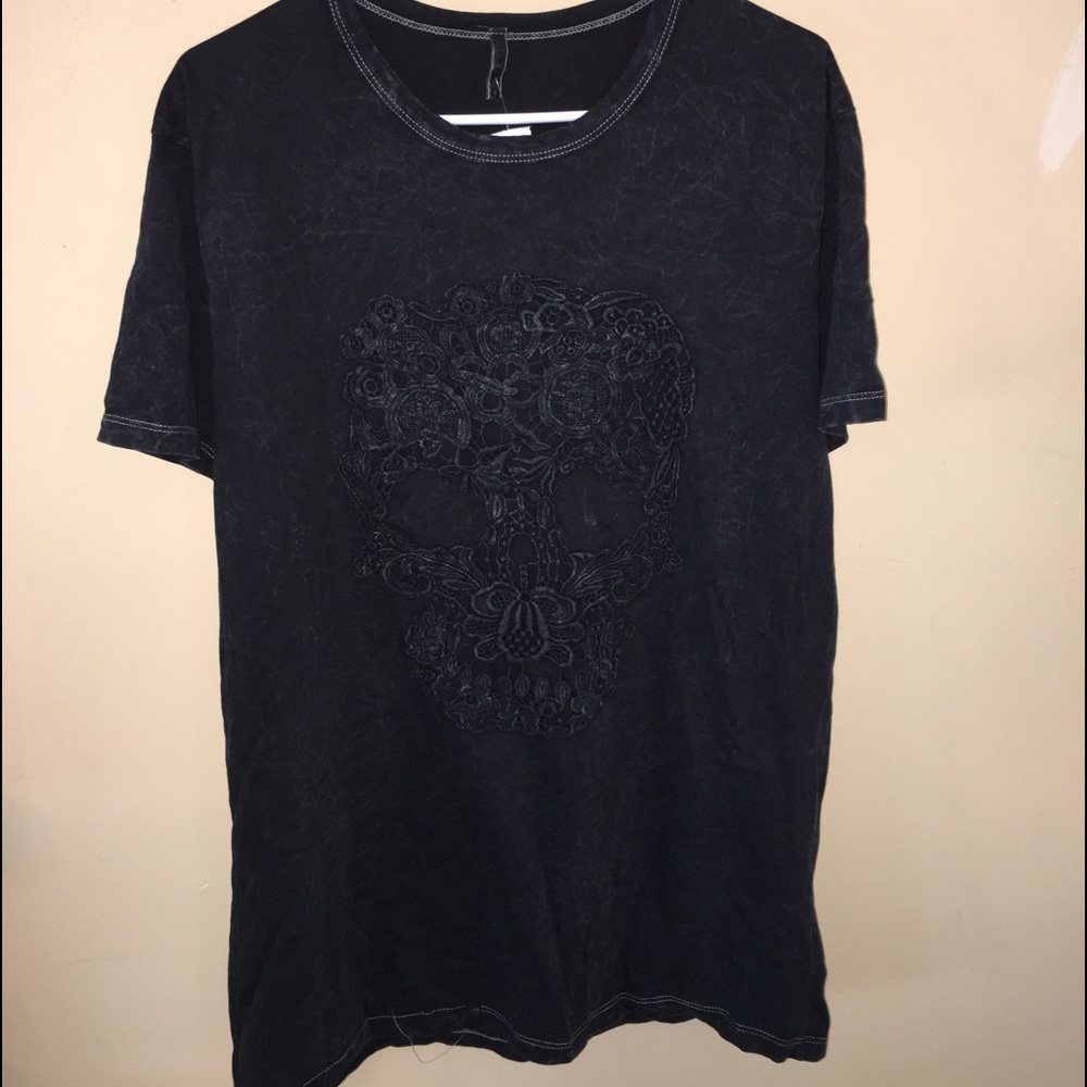 LF black skull shirt